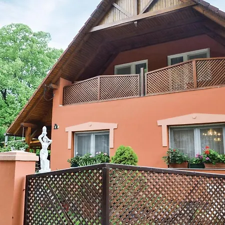 Two-bedroom In Lejlighed Balatonboglár